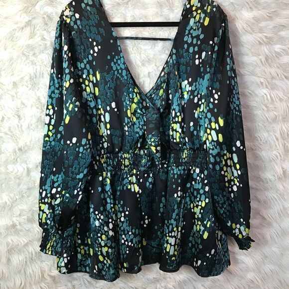 Torrid Satin Blouse Puff sleeve, Tie back, Peekaboo, Lightweight, Sexy, … - Picture 3 of 15